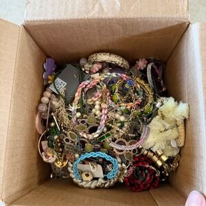 5lbs Mystery Jewelry Lot Vintage Modern Necklace Earrings Bracelet Mixed Lot